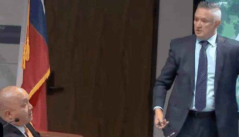 Defense attorney Gary Hillier questions FBI Special Agent Huy Nguyen during cross-examination